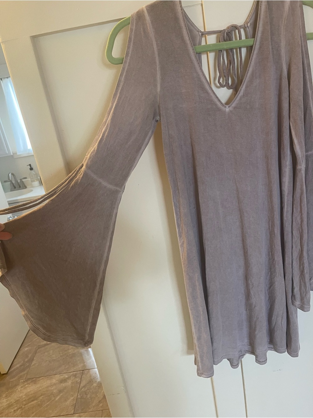 Women's Mauve Bell-Sleeve V-Neck Tunic Dress